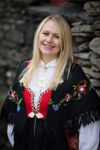 vest agder dame bunad